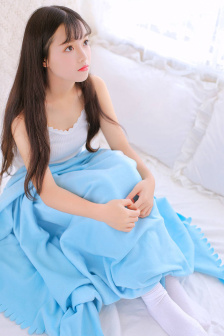 老师强行给女学生做核酸